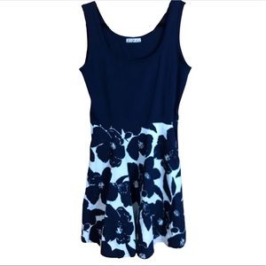 KIRA Blue & White Floral Sundress Size Medium